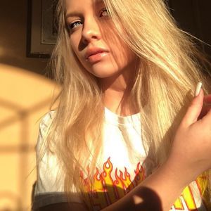 Meet your Posher, Zoe